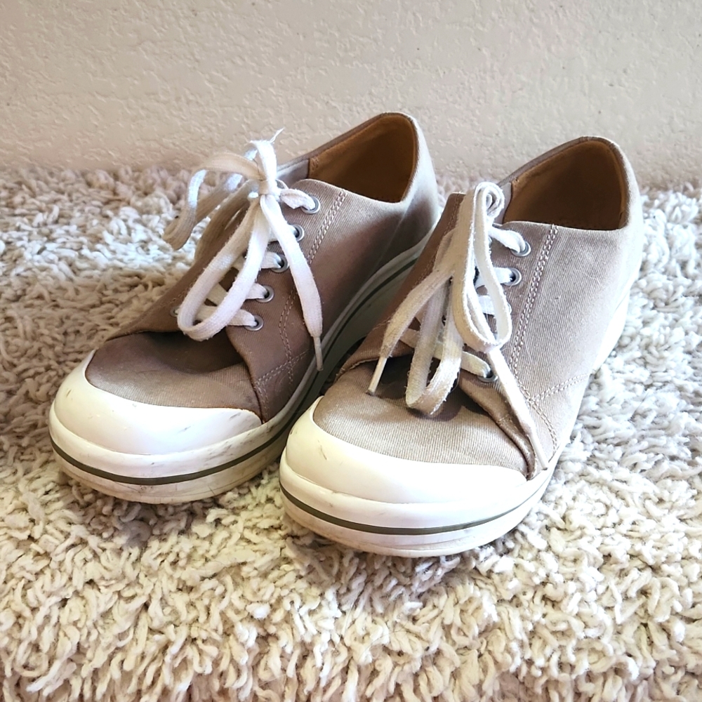 Dansko vegan tan canvas sneakers, size 38/8